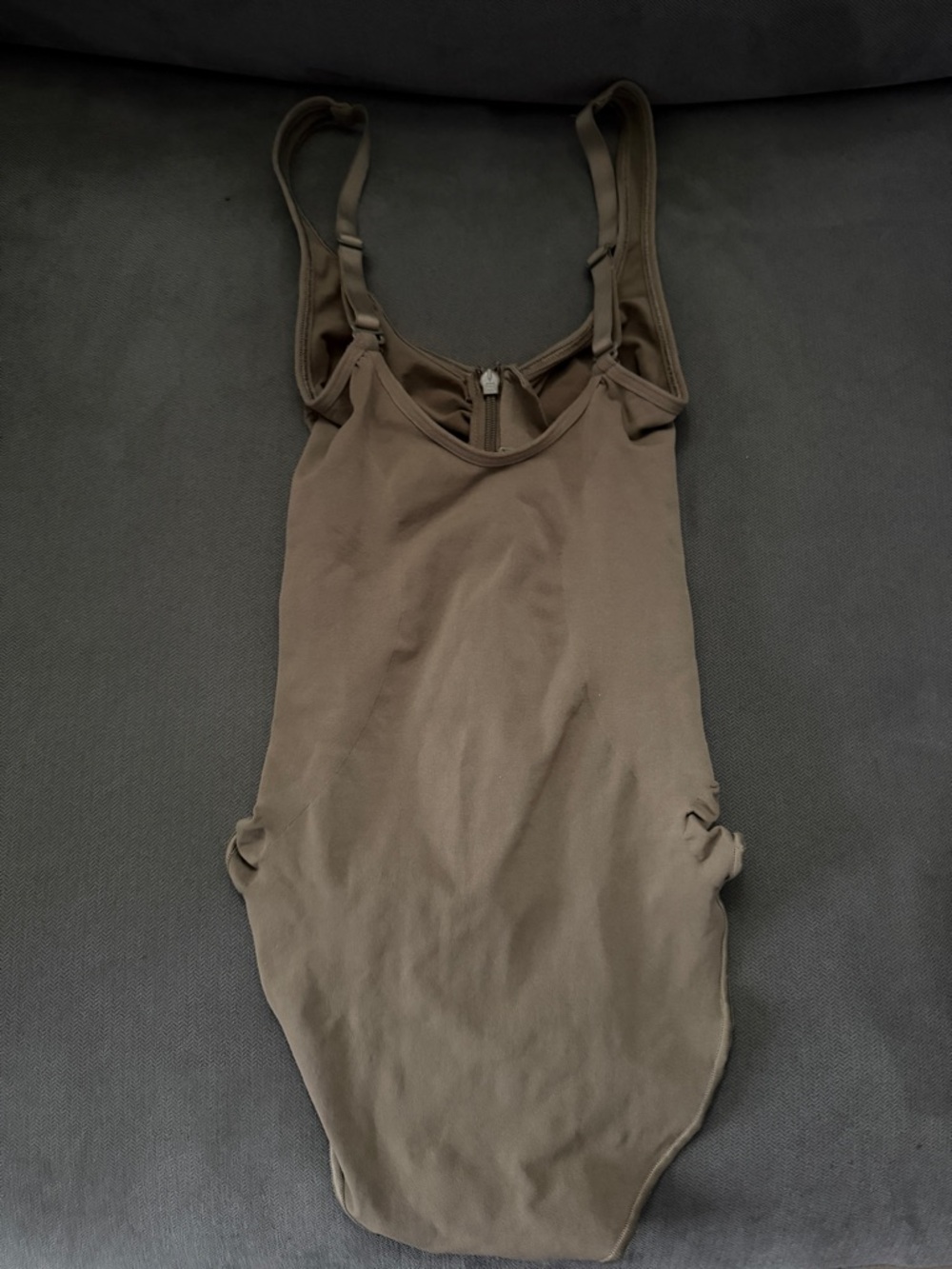 SKIMS Seamless Sculpt Zip
Front Brief Bodysuit Desert Small NWOT - Picture 4 of 7